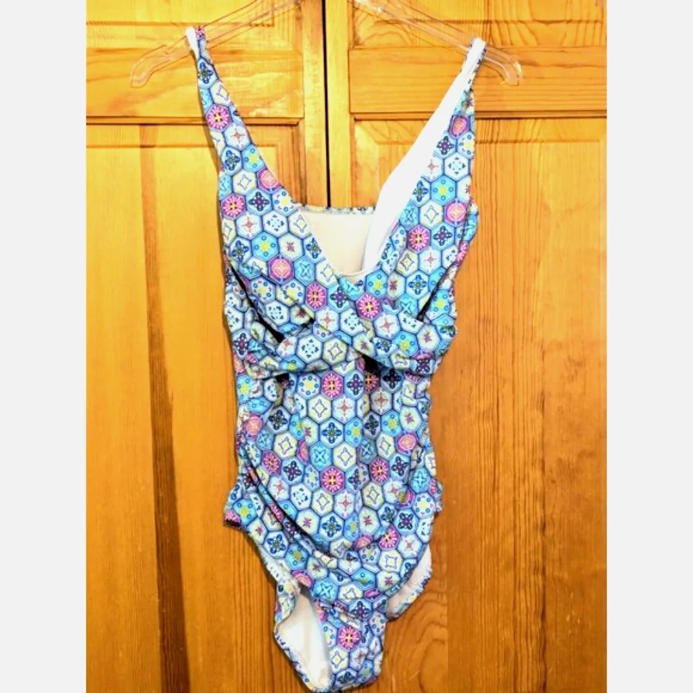 Bal Barbour Womens Swimsuit 14‎ One Piece V Neck, Blue & White Geometric - Picture 2 of 16